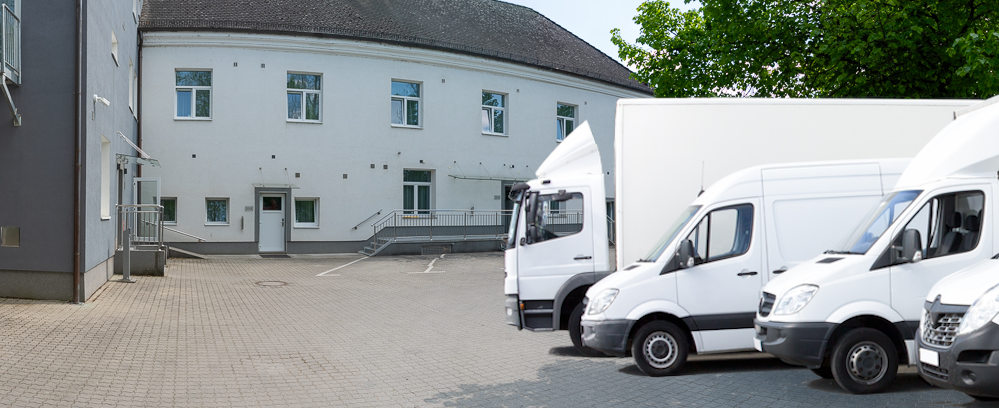 kostenlose Parkplätze für Lieferwagen und LKW für Monteure am Hotel in München